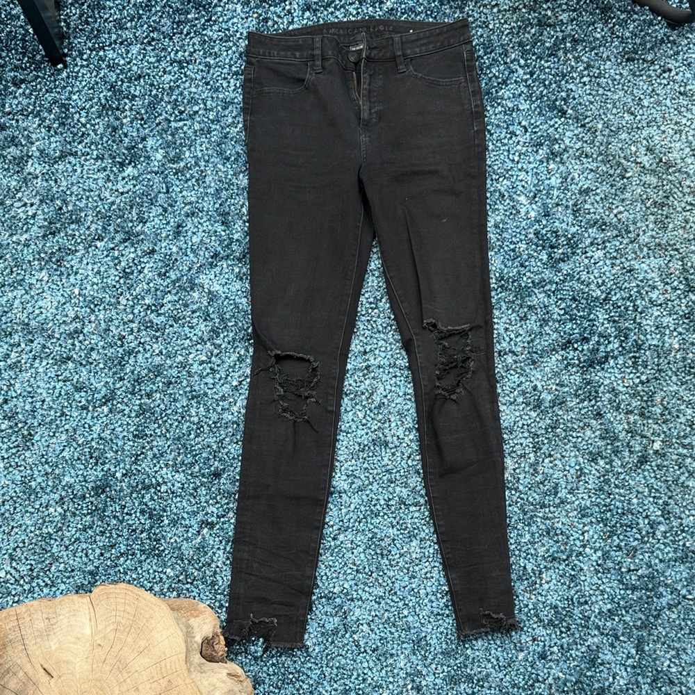 American Eagle Outfitters Black Ripped high rise jeggings, size 8 extra long mid